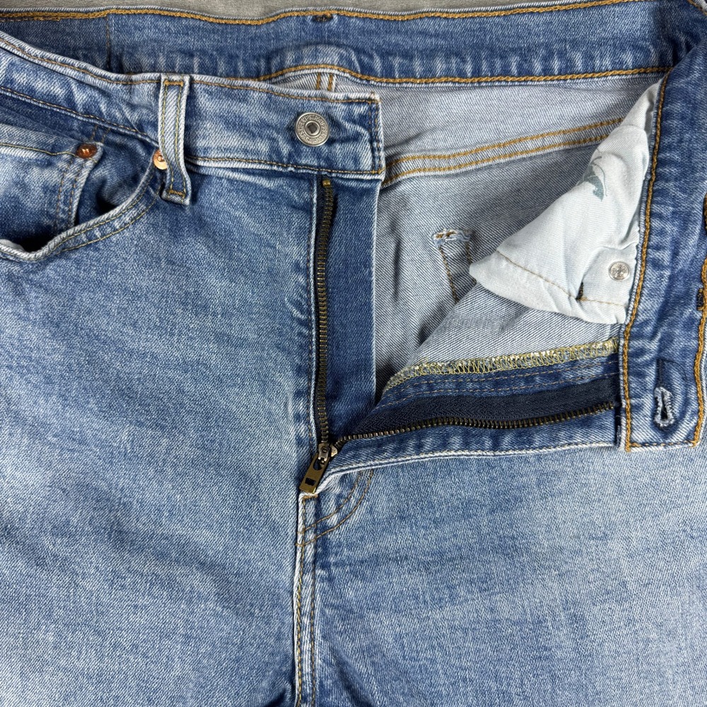 Levis 505 Regular Fit Mens 34x30 Light Wash Straight Leg Jeans Blue Denim - Picture 4 of 12